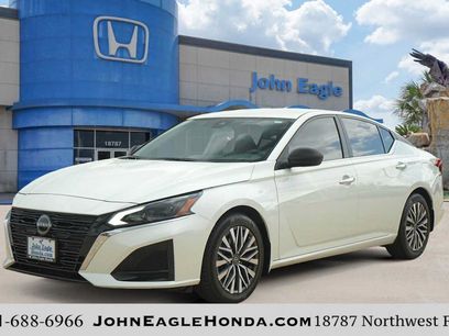 Used 2024 Nissan Altima 2.5 SV