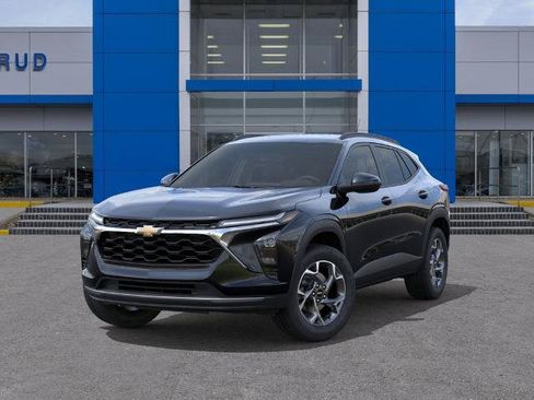 New 2026 Chevrolet Trax LT w/ LT Convenience Package FWD image 6