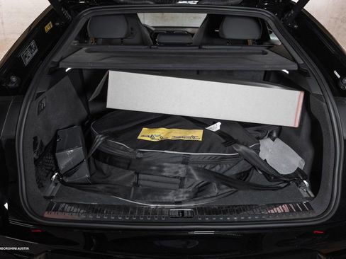 Used 2025 Lamborghini Urus SE image 11