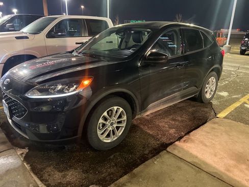 Used 2020 Ford Escape SE image 5