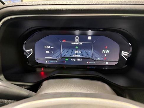 Used 2022 GMC Yukon XL Denali RWD image 24