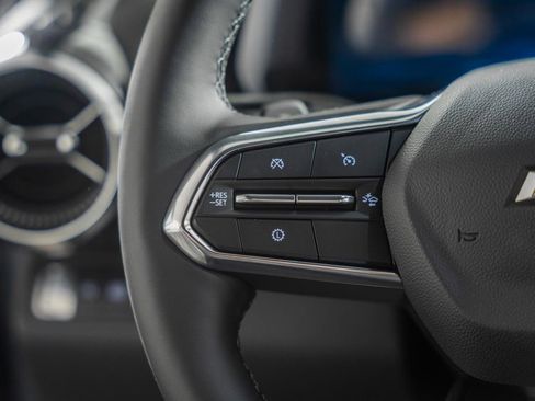 New 2026 Chevrolet Equinox LT w/ Safety and Technology Package FWD image 28