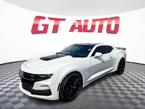 Used 2019 Chevrolet Camaro SS image 3