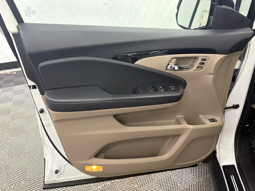 Used 2022 Honda Pilot Elite image 11