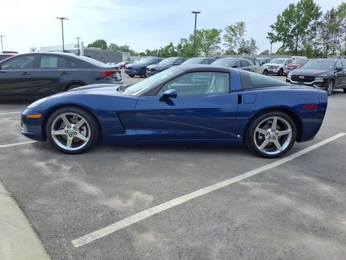 Used 2007 Chevrolet Corvette Coupe w/ Preferred Equipment Group RWD image 6