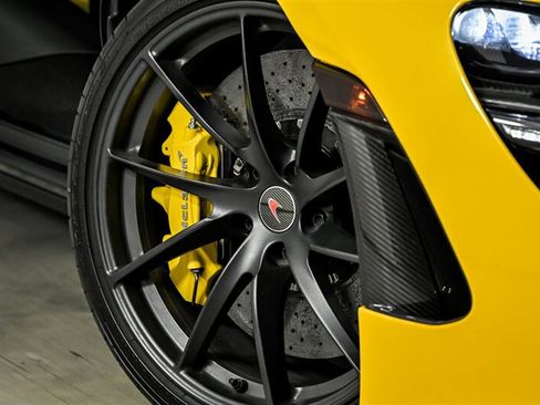 Used 2018 McLaren 720S Performance RWD image 3