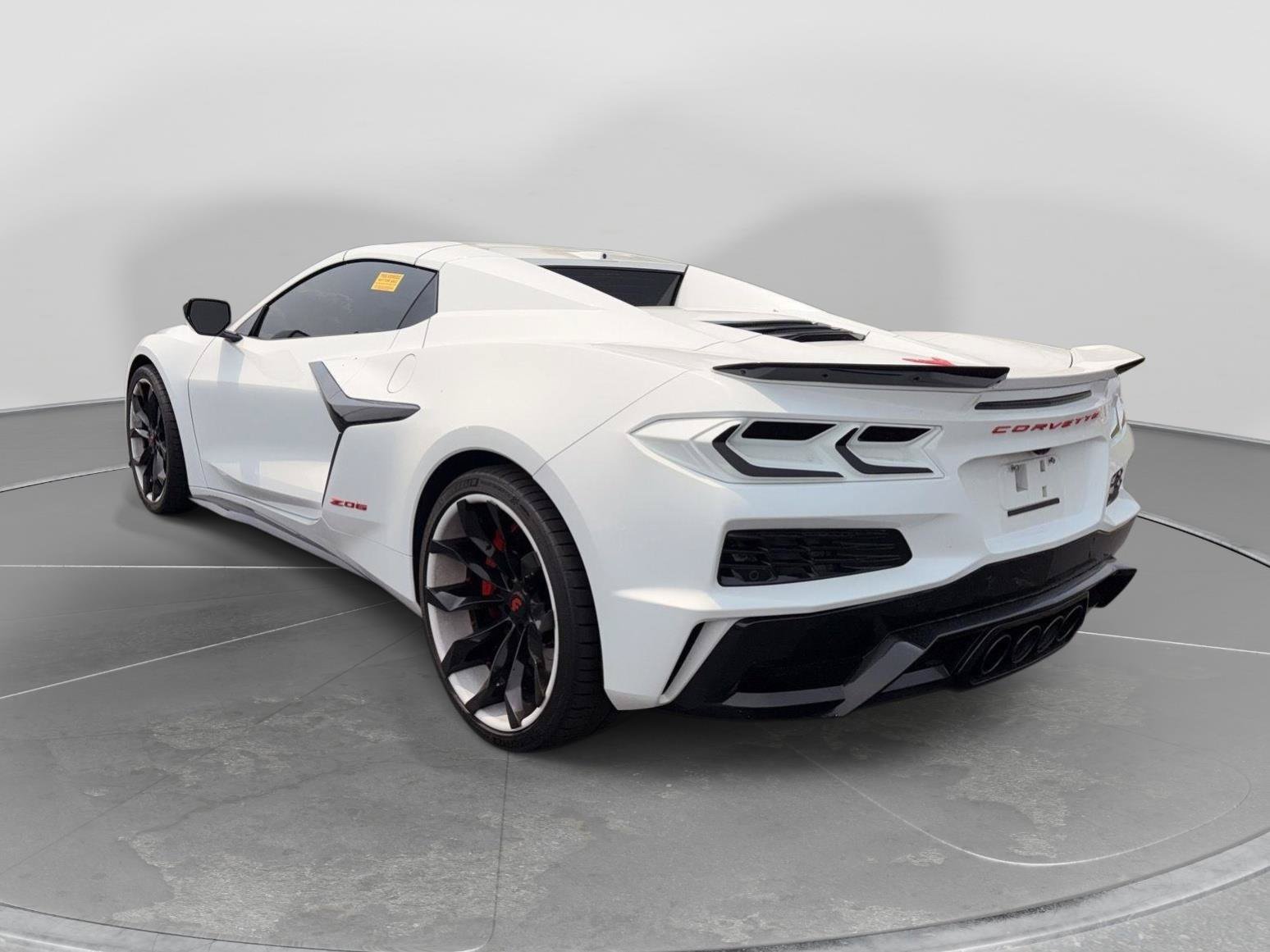 Used 2025 Chevrolet Corvette Z06 w/ Stealth Interior Trim Package RWD image 2