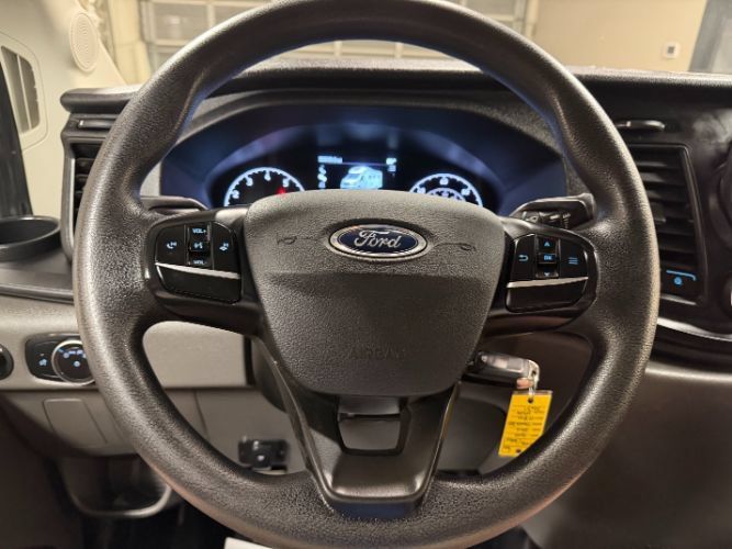 Used 2022 Ford Transit 350 DRW RWD image 18