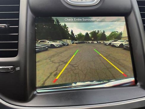 Used 2017 Chrysler 300 C w/ Safetytec Plus Group RWD image 29