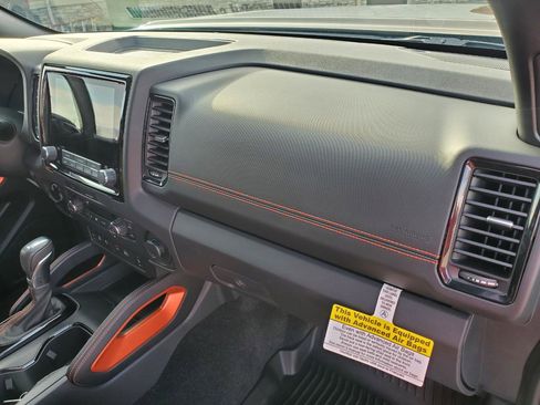 Used 2022 Nissan Frontier PRO-4X image 52