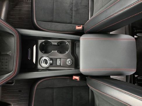 Used 2025 Ford Explorer ST image 34