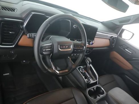 Used 2024 GMC Canyon AT4 w/ AT4 Premium Package image 17