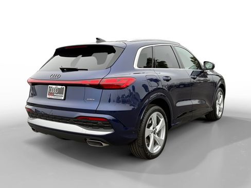 New 2025 Audi Q5 Prestige image 5