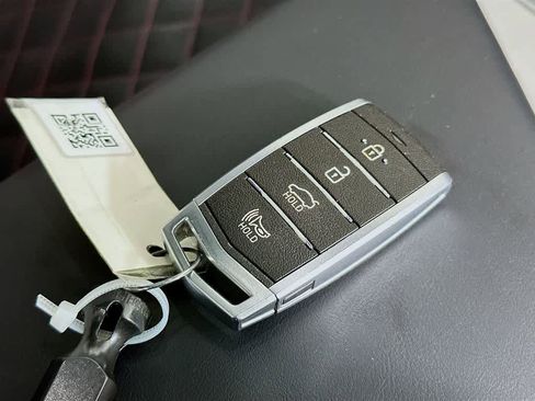 Used 2019 Genesis G70 2.0T Advanced w/ Sport Package image 22