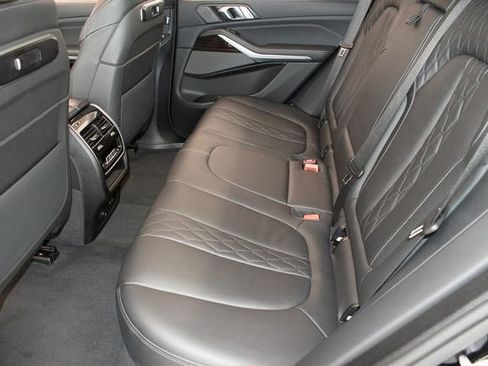 Used 2025 BMW X5 xDrive50e AWD/4WD image 18