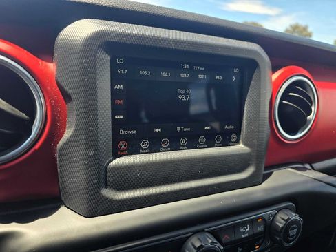 Used 2021 Jeep Wrangler Unlimited Rubicon w/ Cold Weather Group AWD/4WD image 28