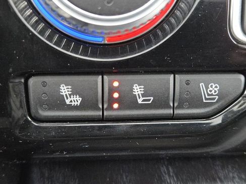 Used 2022 GMC Yukon XL Denali image 7