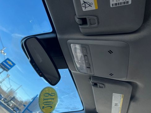 Used 2018 Chevrolet Trax LT w/ LT Convenience Package image 25