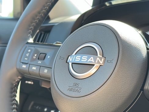 New 2025 Nissan Pathfinder SL image 21