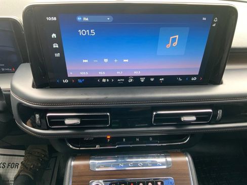 Used 2025 Lincoln Aviator Reserve AWD/4WD image 19