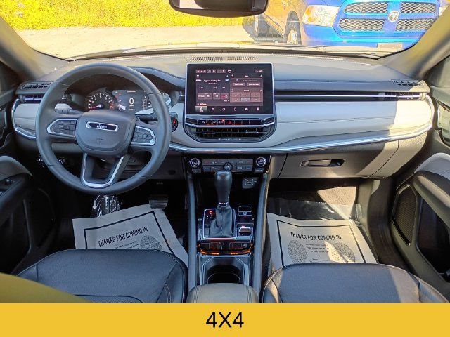 Used 2023 Jeep Compass Limited AWD/4WD image 9