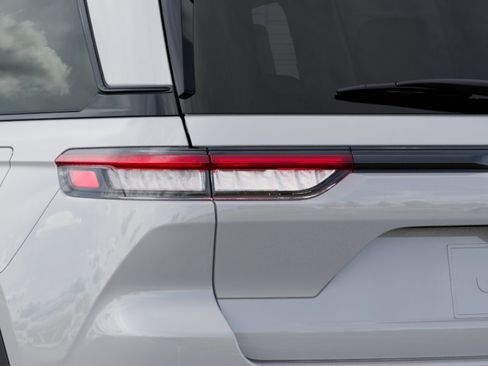 New 2025 Jeep Grand Cherokee Laredo image 47