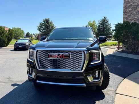 Used 2023 GMC Yukon Denali AWD/4WD image 3