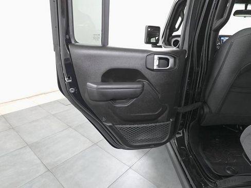 Used 2024 Jeep Gladiator Sport image 21