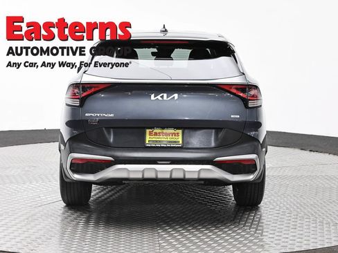 Used 2023 Kia Sportage LX AWD/4WD image 6