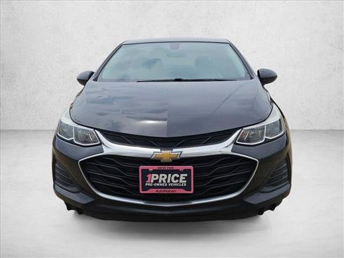 Used 2019 Chevrolet Cruze LS w/ LS Convenience Package FWD image 2