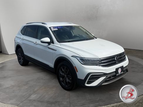 Used 2024 Volkswagen Tiguan SE AWD/4WD image 1