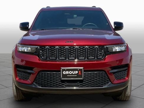 Used 2023 Jeep Grand Cherokee Altitude AWD/4WD image 3