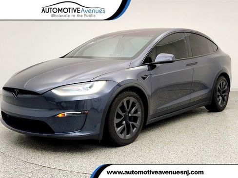 Used 2023 Tesla Model X image 1