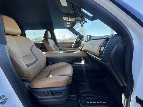 Used 2025 Nissan Armada SL w/ Captain's Chari Seat Package image 9