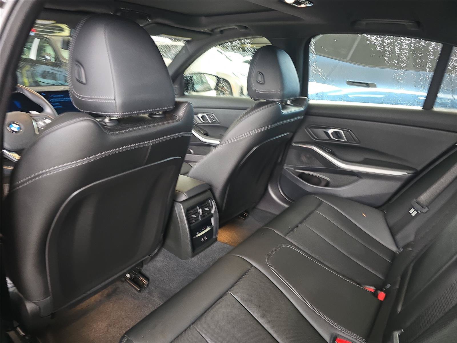 Certified 2024 BMW 330i Sedan w/ Convenience Package RWD image 10