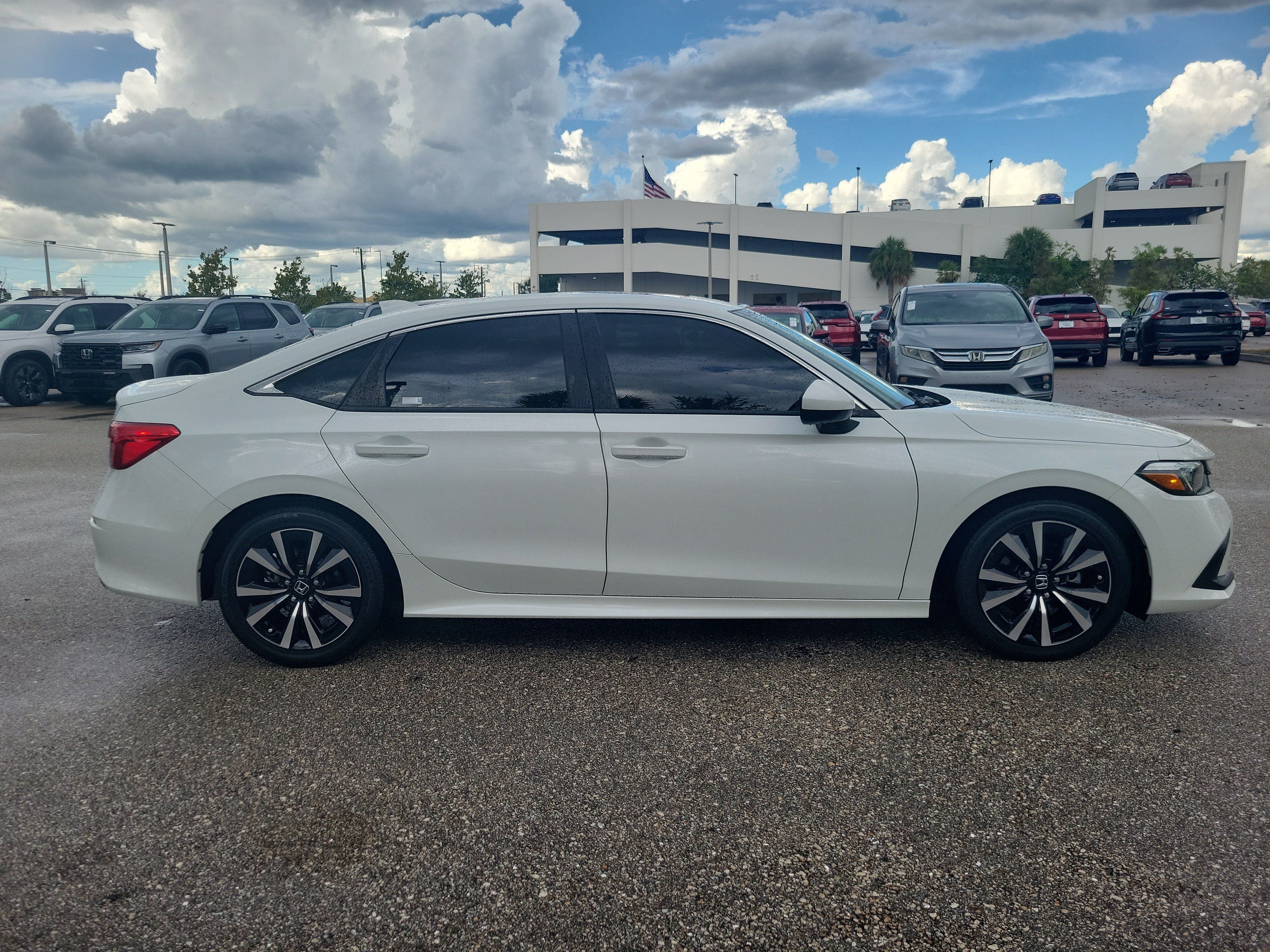 Used 2022 Honda Civic EX image 3