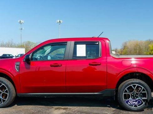 Used 2025 Ford Maverick Lariat w/ 4K Tow Package AWD/4WD image 9