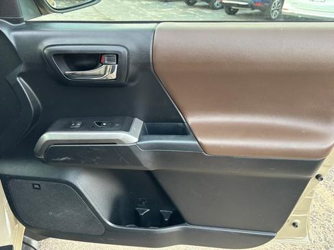 Used 2017 Toyota Tacoma Limited image 16