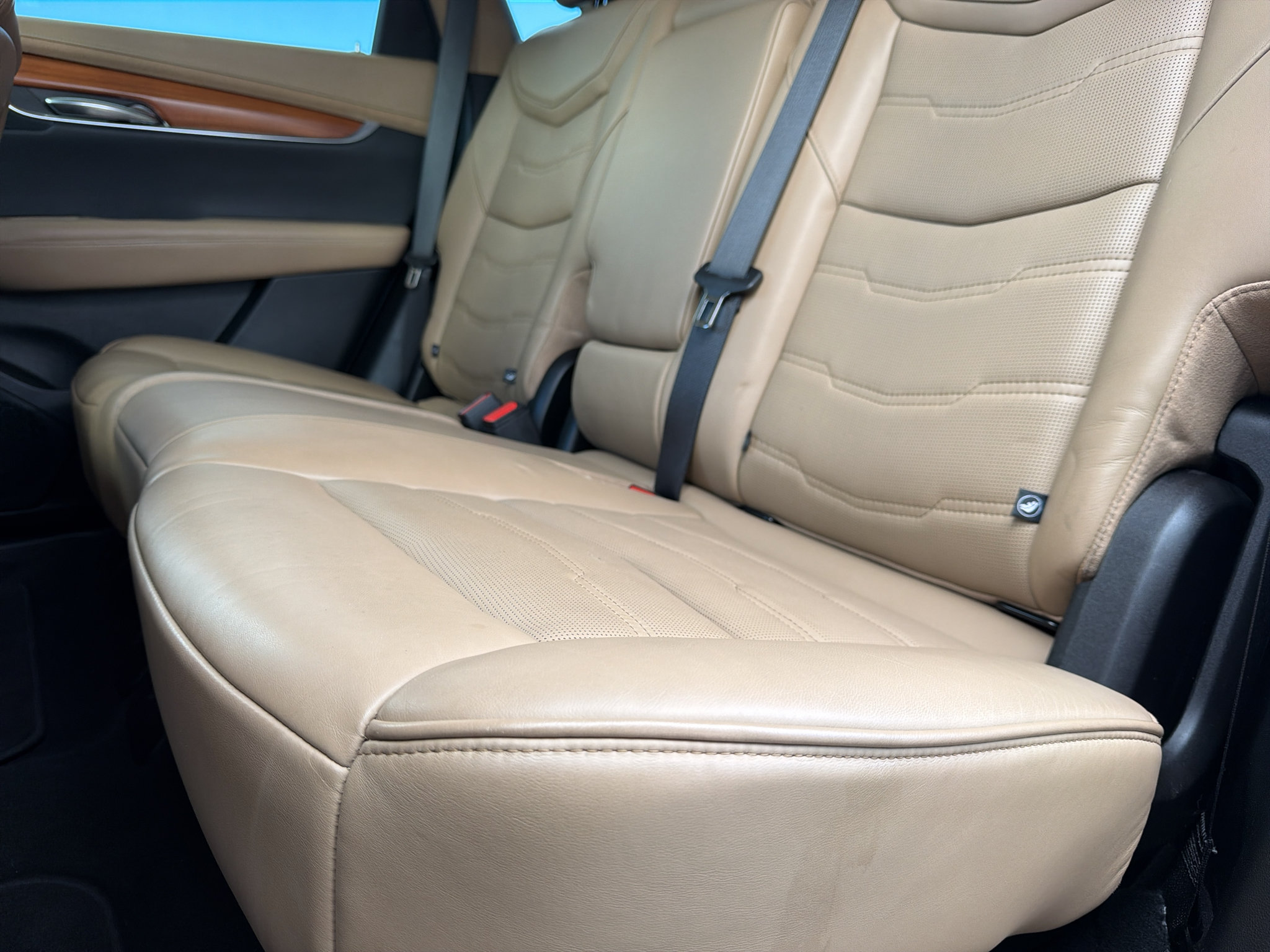 Used 2019 Cadillac XT5 Platinum AWD/4WD image 16