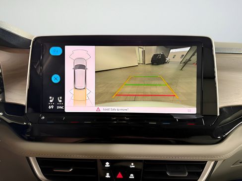 New 2026 Volkswagen Atlas SE image 16