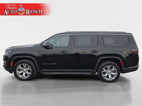 Used 2022 Jeep Wagoneer Series II AWD/4WD image 2