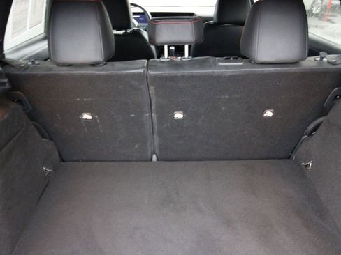 Used 2025 Nissan Kicks SR image 31