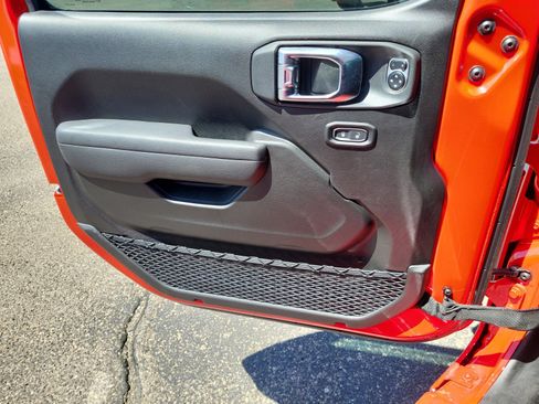 New 2025 Jeep Gladiator Rubicon w/ Convenience Group image 13