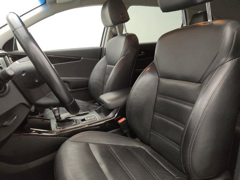 Used 2019 Kia Sorento EX FWD image 17