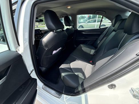Used 2023 Toyota Camry SE FWD image 12