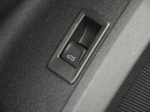 Certified 2025 Audi Q5 Premium w/ Convenience Package AWD/4WD image 34