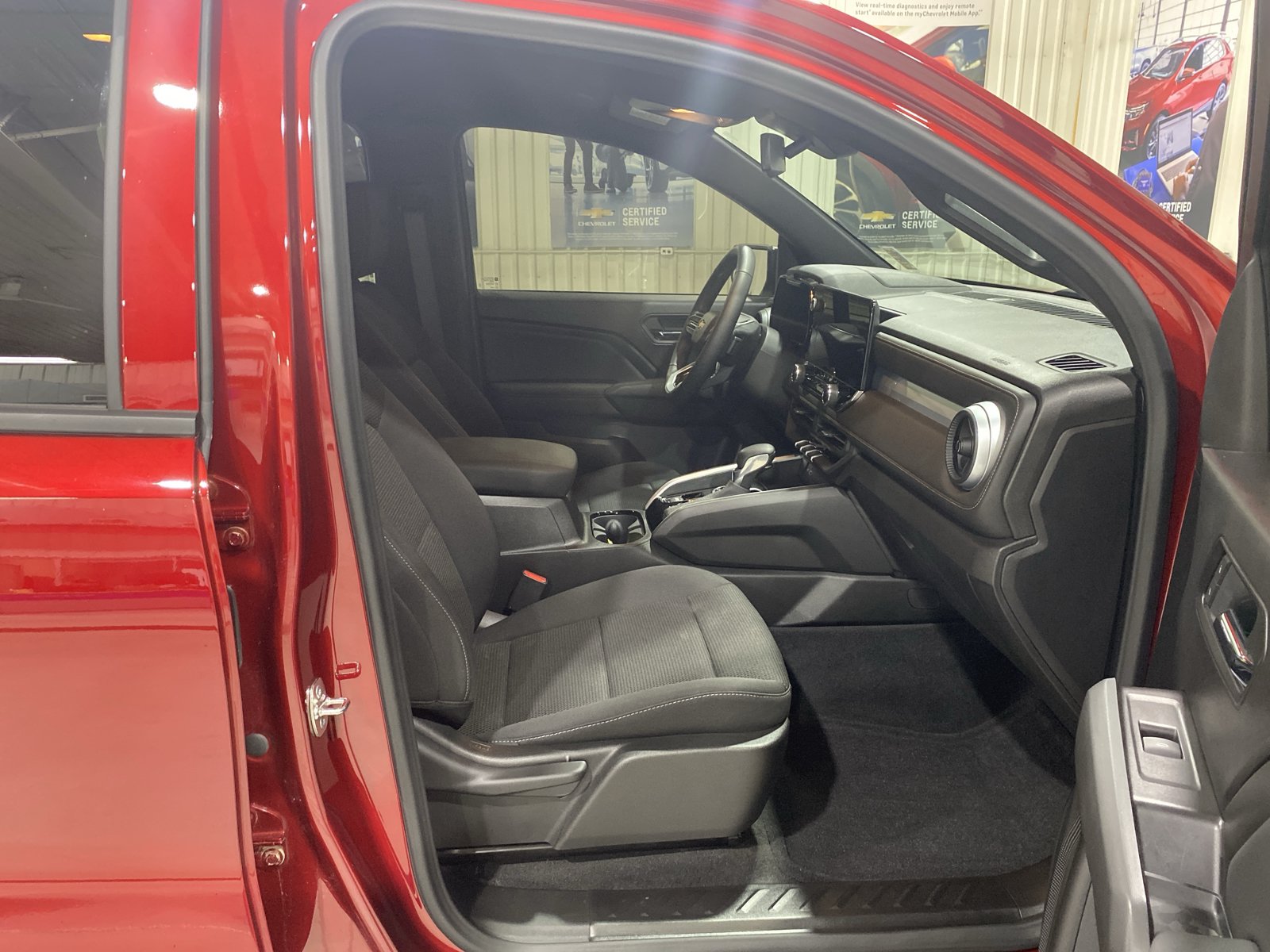 Used 2026 Chevrolet Colorado LT w/ Advanced Trailering Package AWD/4WD image 16