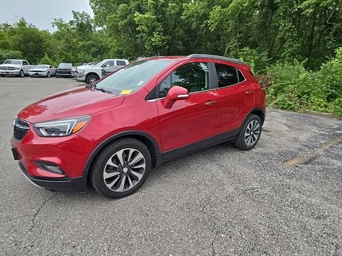 Used 2019 Buick Encore Essence FWD image 2