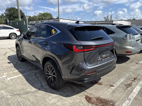 Used 2024 Lexus NX 250 FWD image 3
