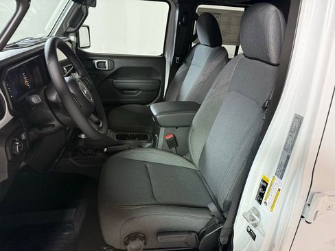New 2025 Jeep Gladiator Sport AWD/4WD image 11